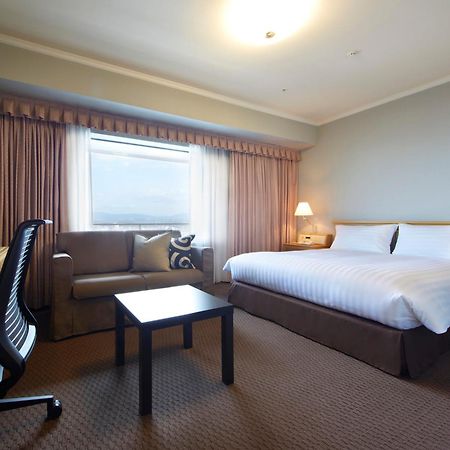 Hotel Agora Regency Osaka Sakai Сакаи Экстерьер фото A room at the hotel