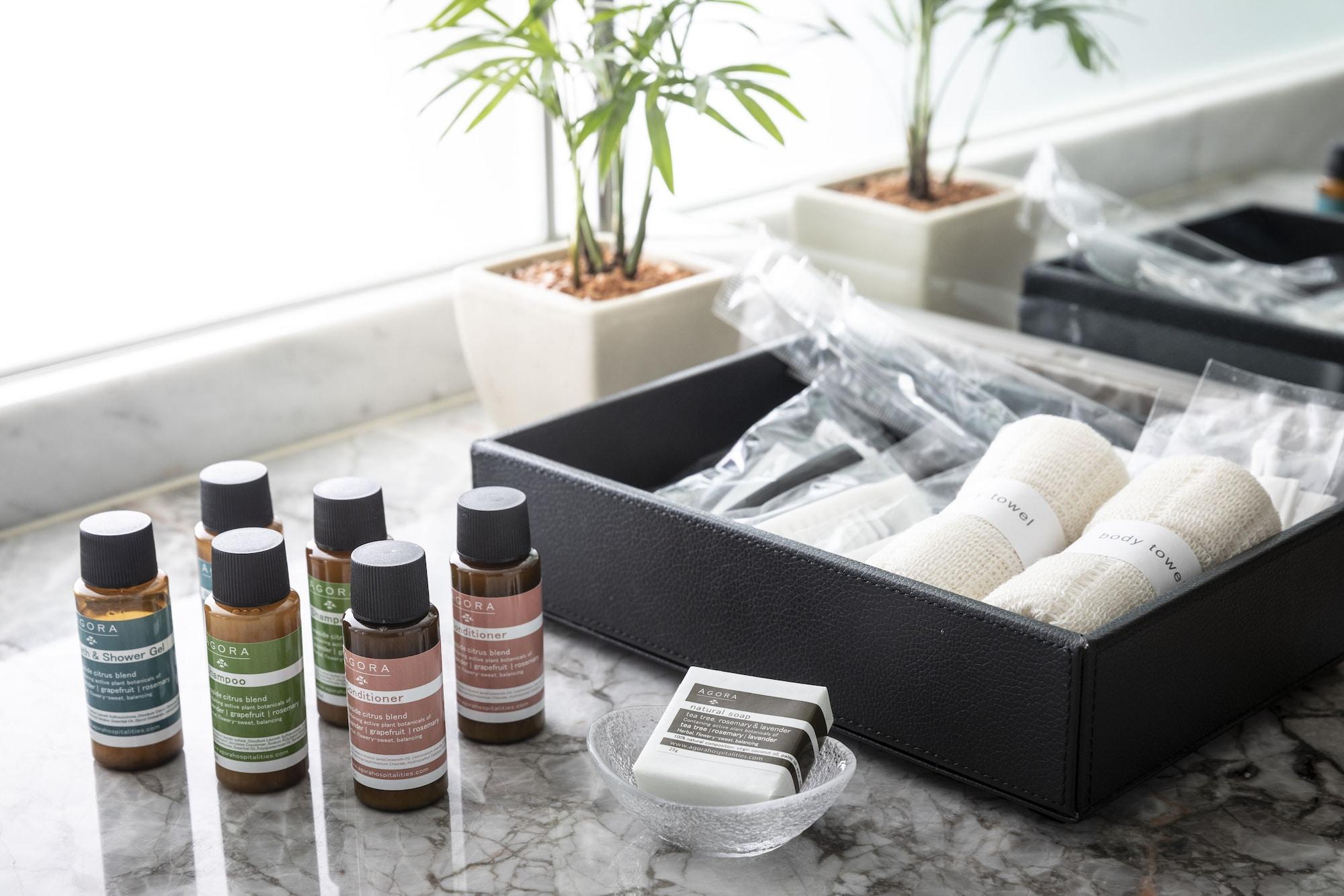Hotel Agora Regency Osaka Sakai Сакаи Экстерьер фото A selection of amenities