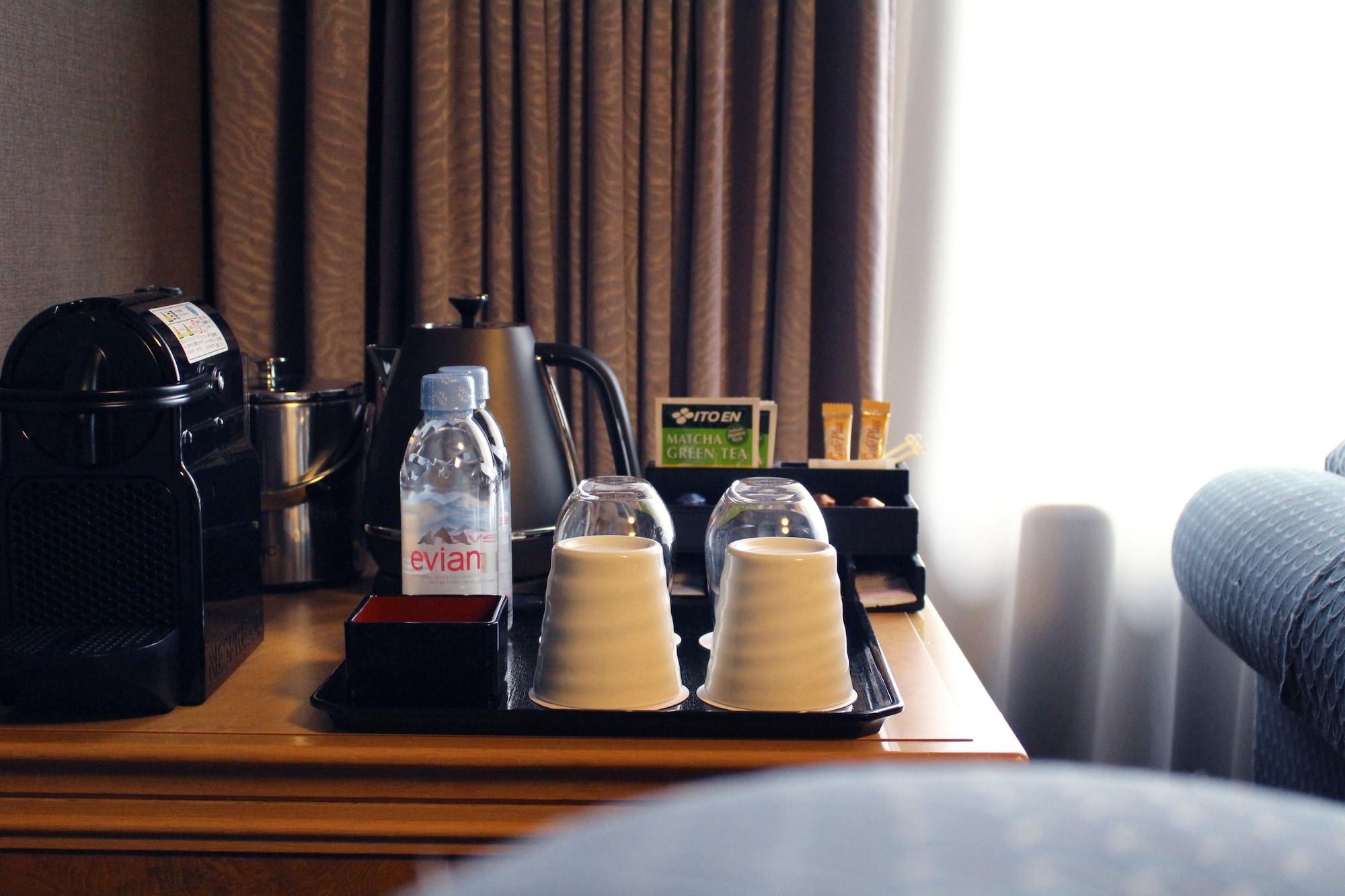 Hotel Agora Regency Osaka Sakai Сакаи Экстерьер фото Avian water in a hotel room