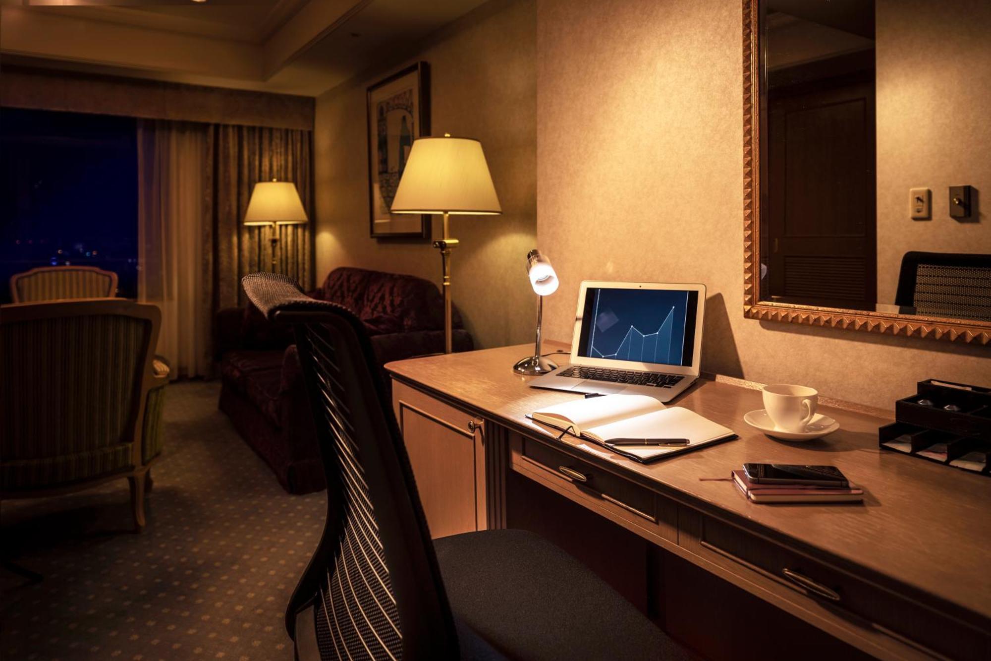 Hotel Agora Regency Osaka Sakai Сакаи Экстерьер фото A hotel room with a work desk
